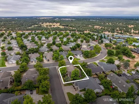 View/Area - 4597 Lynbrook Loop, Redding, CA 96003 photo 2 of 4