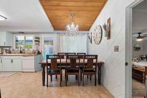 Dining - 2075 Westwood Ave, Redding, CA 96001 photo 1 of 3