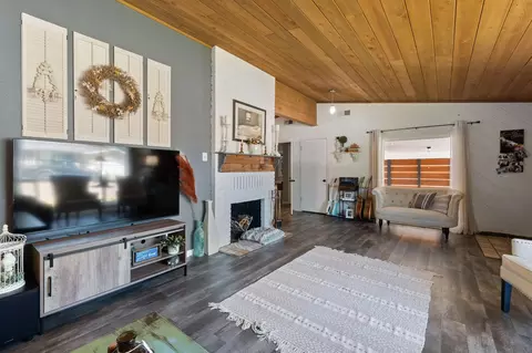 Living - 2075 Westwood Ave, Redding, CA 96001 photo 3 of 4