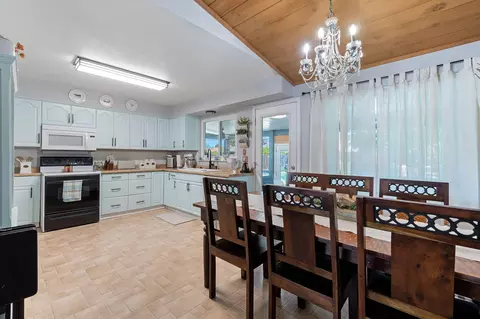 Dining - 2075 Westwood Ave, Redding, CA 96001 photo 2 of 3