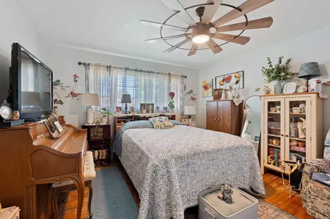 Bedroom - 2075 Westwood Ave, Redding, CA 96001 photo 5 of 7