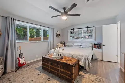 Bedroom - 2075 Westwood Ave, Redding, CA 96001 photo 1 of 7