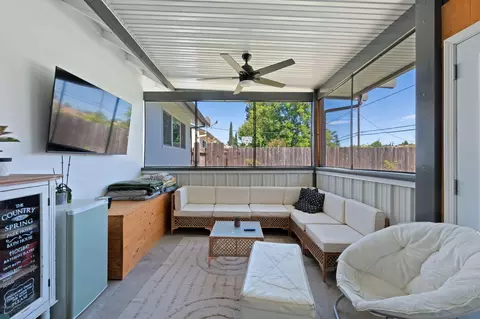 Exterior - 2075 Westwood Ave, Redding, CA 96001 photo 4 of 15