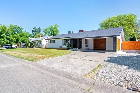 Exterior - 2075 Westwood Ave, Redding, CA 96001 photo 14 of 15