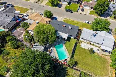 View/Area - 2075 Westwood Ave, Redding, CA 96001 photo 1 of 2