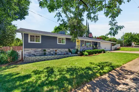 1439 Harpole Rd, Redding, CA 96002 photo 2