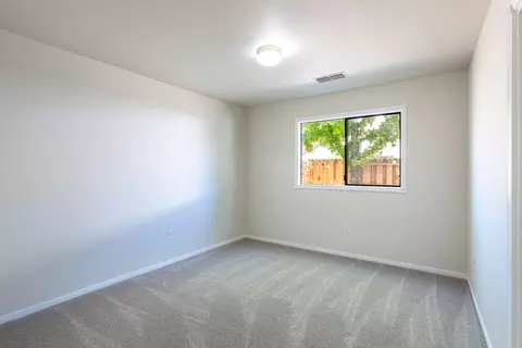 Bedroom - 2163 Sageway Dr, Redding, CA 96003 photo 4 of 8
