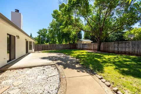 Exterior - 2163 Sageway Dr, Redding, CA 96003 photo 4 of 8