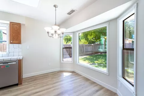Dining - 2163 Sageway Dr, Redding, CA 96003 photo 2 of 2