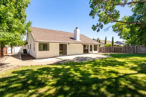 Exterior - 2163 Sageway Dr, Redding, CA 96003 photo 6 of 8