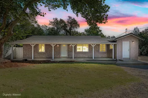 1361 College Vw, Redding, CA 96003