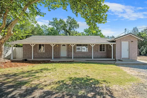 Exterior - 1361 College Vw, Redding, CA 96003 photo 2 of 29