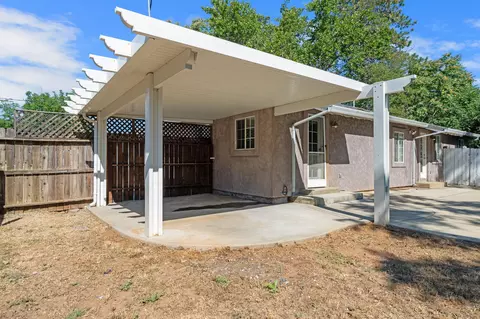 Exterior - 1361 College Vw, Redding, CA 96003 photo 9 of 29