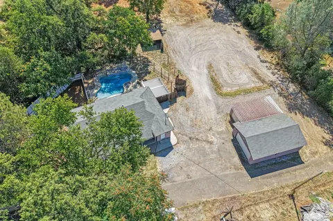 View/Area - 1361 College Vw, Redding, CA 96003 photo 2 of 12