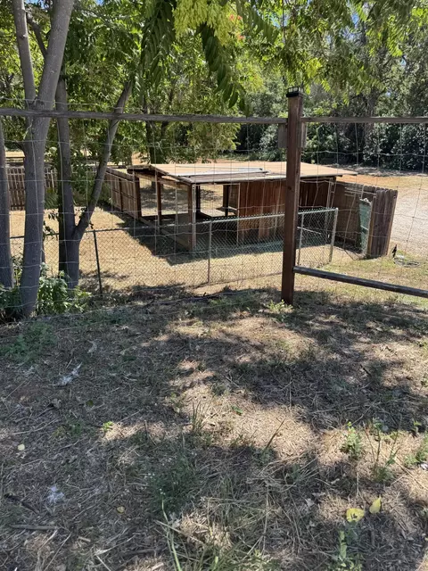 1361 College Vw, Redding, CA 96003 photo 4
