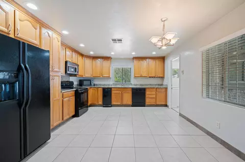Kitchen - 1361 College Vw, Redding, CA 96003 photo 1 of 3