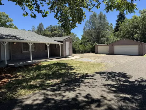 1361 College Vw, Redding, CA 96003