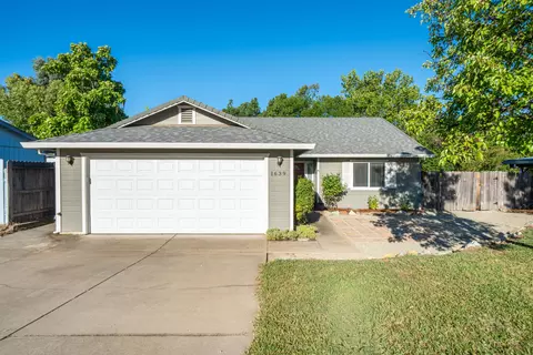 Exterior - 1639 Whistling Dr, Redding, CA 96003 photo 3 of 13