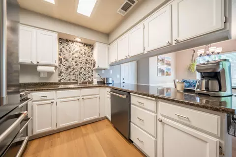 Kitchen - 1639 Whistling Dr, Redding, CA 96003 photo 1 of 4