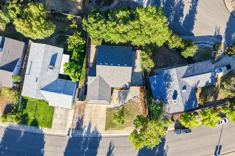 View/Area - 1639 Whistling Dr, Redding, CA 96003 photo 5 of 6