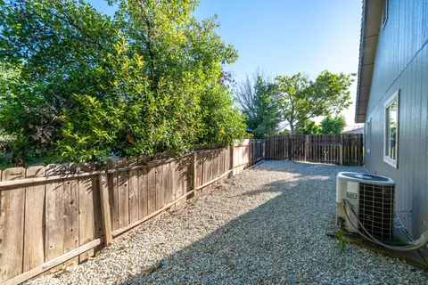 Exterior - 1639 Whistling Dr, Redding, CA 96003 photo 11 of 13
