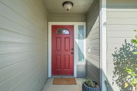 Entry Way - 1639 Whistling Dr, Redding, CA 96003 photo 1 of 2
