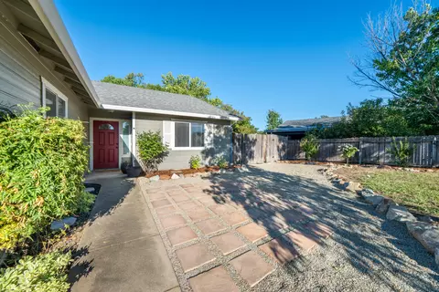 Exterior - 1639 Whistling Dr, Redding, CA 96003 photo 4 of 13