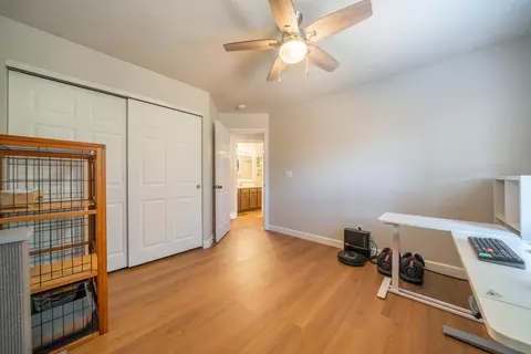 Bedroom - 1639 Whistling Dr, Redding, CA 96003 photo 4 of 4