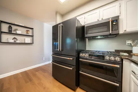 Kitchen - 1639 Whistling Dr, Redding, CA 96003 photo 4 of 4