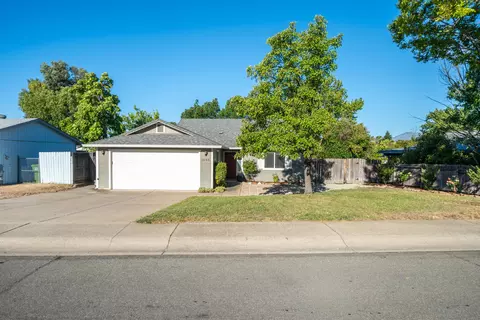 1639 Whistling Dr, Redding, CA 96003