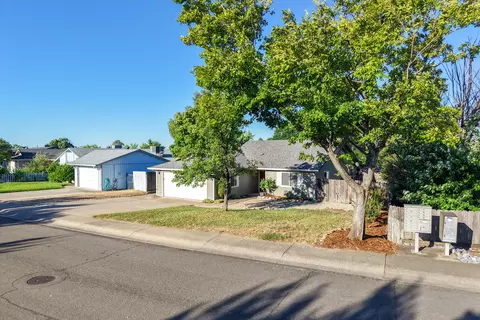 Exterior - 1639 Whistling Dr, Redding, CA 96003 photo 13 of 13