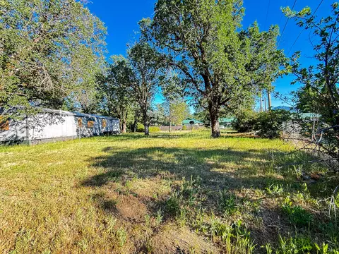 120 W Humboldt St, Hayfork, CA 96041