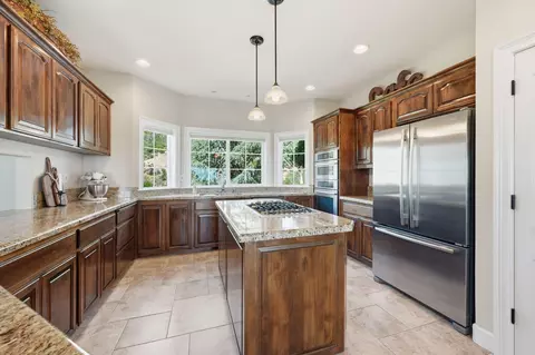 Kitchen - 15368 Mountain Shadows Dr, Redding, CA 96001 photo 1 of 2