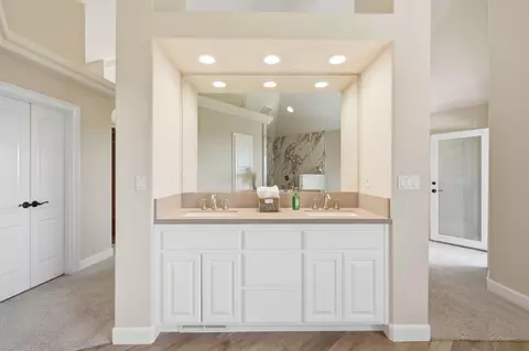 Entry Way - 15368 Mountain Shadows Dr, Redding, CA 96001 photo 2 of 2