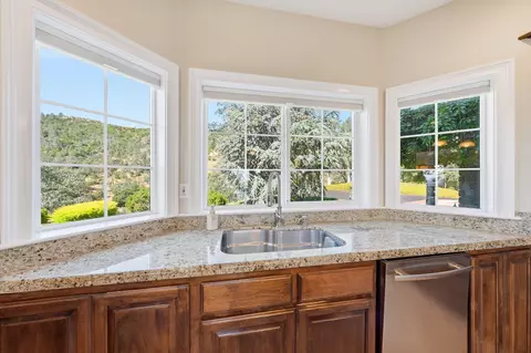 Kitchen - 15368 Mountain Shadows Dr, Redding, CA 96001 photo 2 of 2