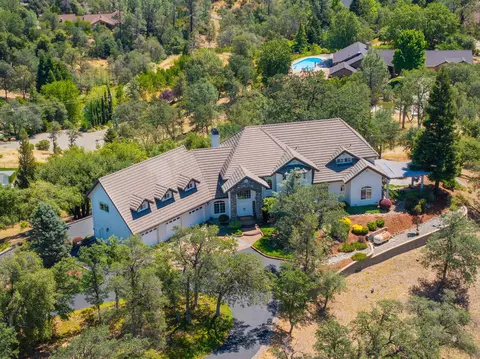 View/Area - 15368 Mountain Shadows Dr, Redding, CA 96001 photo 1 of 7