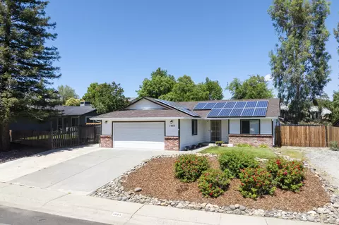 1005 Grouse Dr, Redding, CA 96003