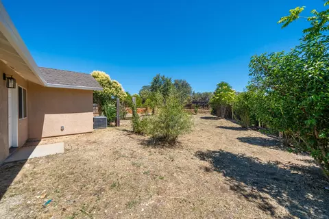 Exterior - 11405 Cortez Dr, Redding, CA 96003 photo 5 of 6