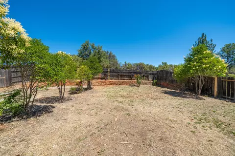 Exterior - 11405 Cortez Dr, Redding, CA 96003 photo 4 of 6