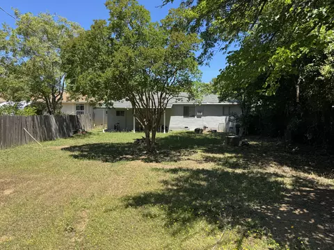 1015 Gold St, Redding, CA 96001 photo 3