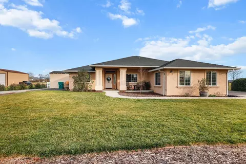 3803 Drybread Rd, Cottonwood, CA 96022