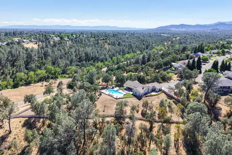 View/Area - 2707 Blue Bell Dr, Redding, CA 96001 photo 7 of 14