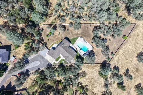 View/Area - 2707 Blue Bell Dr, Redding, CA 96001 photo 13 of 14