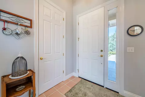 Entry Way - 2707 Blue Bell Dr, Redding, CA 96001 photo 3 of 8