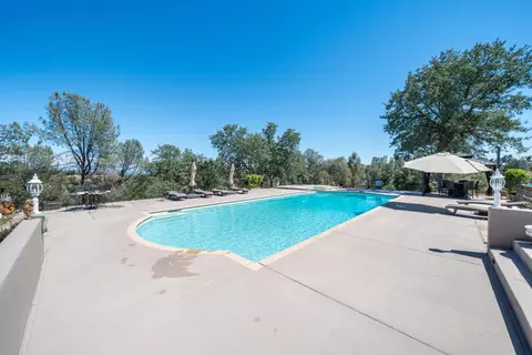 Exterior - 2707 Blue Bell Dr, Redding, CA 96001 photo 23 of 63