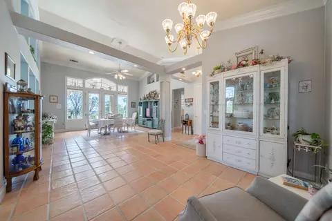 Entry Way - 2707 Blue Bell Dr, Redding, CA 96001 photo 6 of 8
