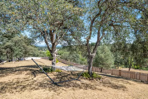 Exterior - 2707 Blue Bell Dr, Redding, CA 96001 photo 48 of 63