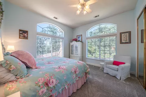 Bedroom - 2707 Blue Bell Dr, Redding, CA 96001 photo 3 of 5