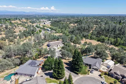 View/Area - 2707 Blue Bell Dr, Redding, CA 96001 photo 4 of 14
