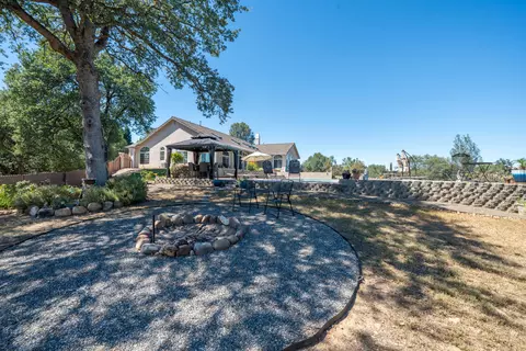 Exterior - 2707 Blue Bell Dr, Redding, CA 96001 photo 53 of 63